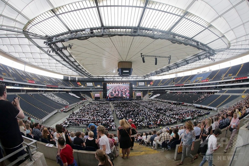 7500人超！ 世界最多人数のオーケストラが演奏 独 写真4枚 国際