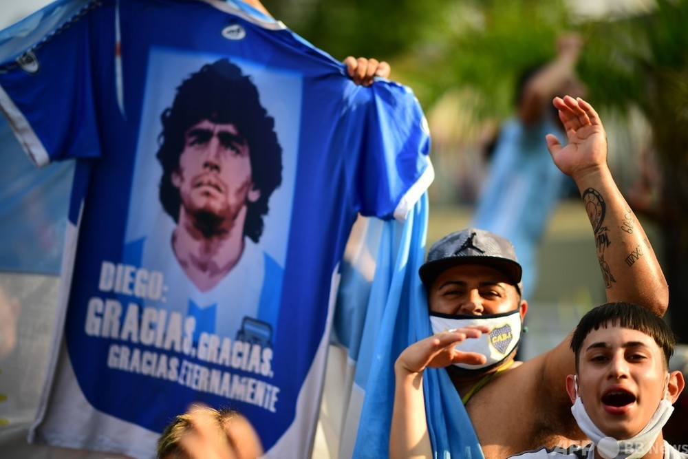 マラドーナ氏の遺体、解剖で死因特定へ アルゼンチン検察 写真18枚