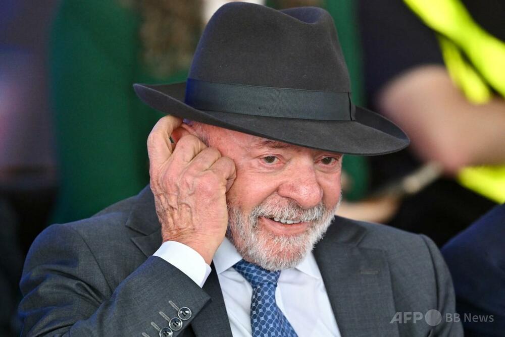 ブラジル大統領がジョーク「メッシを獲得しようか」 W杯苦戦で発言