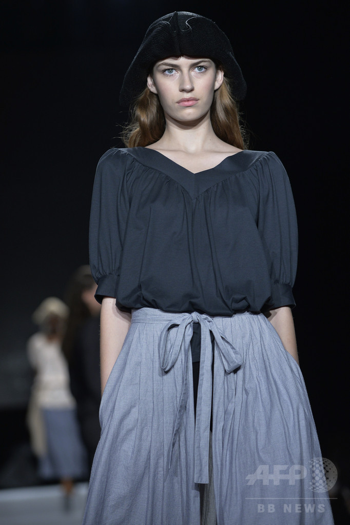 ハッピーカラーでまとうフレンチシック、「アニエスベー」15年春夏