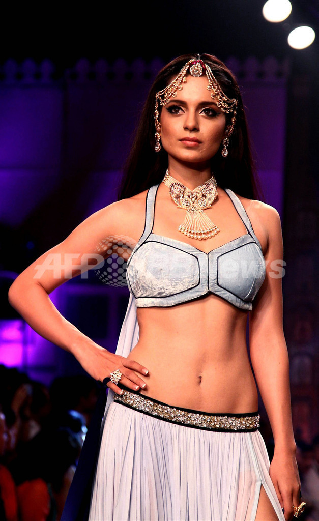 ＜インド・インターナショナル・ジュエリー・ウィーク＞「Birdhichand Ghanshyamdas Jewellers」らが新作発表