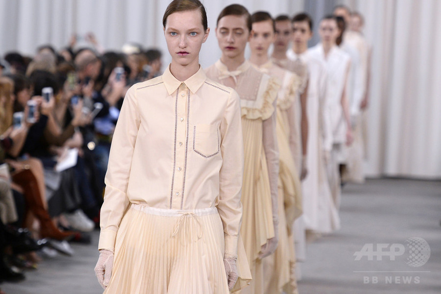 「ヴェロニク・ブランキーノ」17年春夏