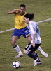 ブラジルのルシオ（%%Lucio%%）とマッチアップするアルゼンチンのリオネル・メッシ（%%Lionel Messi%%）。（2008年6月18日撮影）(c)AFP/Evaristo SA