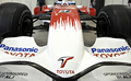 トヨタ自動車の2009年モータースポーツ活動計画の発表記者会見で展示された07年シーズンのマシン、TF107。（2009年3月16日撮影）(c)AFP/TOSHIFUMI KITAMURA