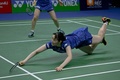 バドミントン、インド・オープン、女子ダブルス決勝。飛び込んでリターンを打つ松本麻佑（2024年1月21日撮影）。(c)Arun SANKAR / AFP