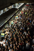 ブラジル・サンパウロ（Sao Paulo）の地下鉄セ（Se）駅、夕方のラッシュアワーは東京も顔負けの大混雑だ（2012年6月6日撮影）。(c)AFP/Yasuyoshi Chiba