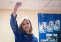 カザフスタン・バイコヌール宇宙基地で会見する女優のユリア・ペレシルドさん。ロスコスモス提供（2021年10月4日撮影・公開）。(c)AFP PHOTO / Russian space agency Roscosmos/ Andrey SHELEPIN