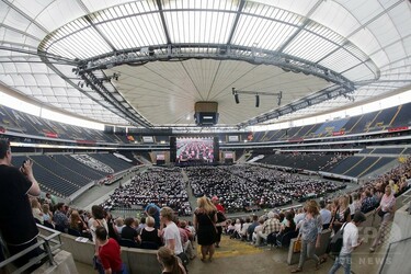 7500人超！ 世界最多人数のオーケストラが演奏 独 写真4枚 国際