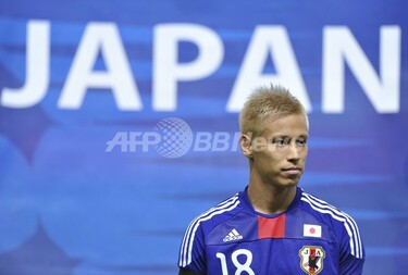 話題騒然！？本田圭佑初のプロデュース香水、発売前に予約完売 写真6枚