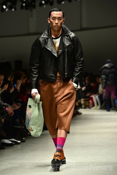 14 15年秋冬ミラノ メンズコレクション ヴィヴィアン ウエストウッド マン 写真41枚 ファッション ニュースならmode Press Powered By Afpbb News