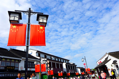 「国旗の尊厳守れ」中国で国旗法改正 市民からは心配の声も