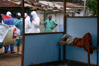 シエラレオネ、エボラ対策で国を封鎖へ 19日から全土で外出禁止