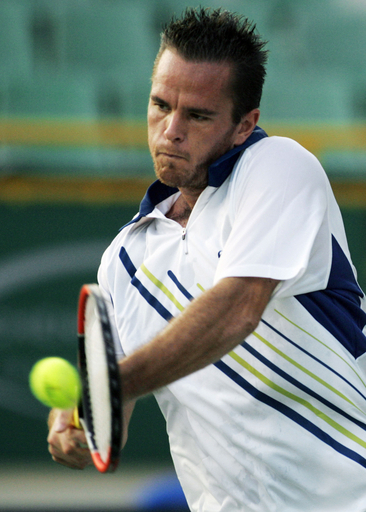 ＜男子テニス チェンナイオープン2007＞マリッセ サントロに勝利し準決勝に駒を進める - インド