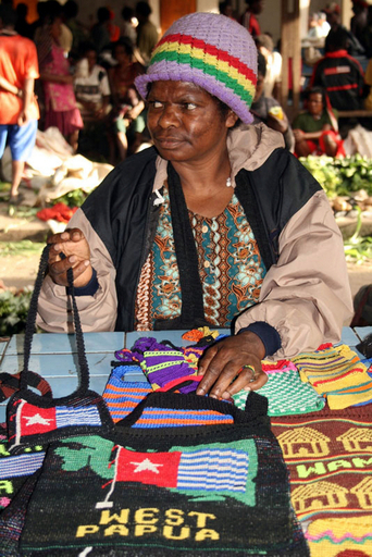 伝統崩壊と抑圧で、緊張はらむパプア先住民社会