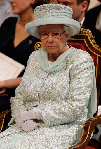 英女王のひそかな楽しみは「ショーが失敗するのを見ること」