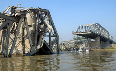 バグダッドの橋上で自爆テロ、10人が死亡 - イラク