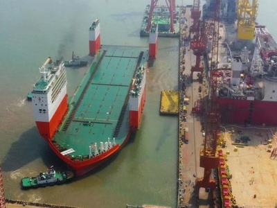 世界初の4島式DPS-2半潜水式運搬船を納入 中国江蘇省