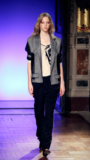 ＜10年春夏パリ・オートクチュールコレクション＞アン ヴァレリー アッシュ、新作を発表