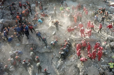 エーゲ海地震、トルコの死者100人に