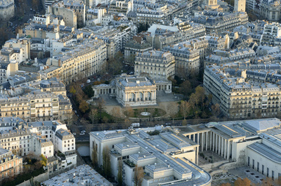 全裸で美術鑑賞、仏美術館がヌーディスト向けツアー実施へ