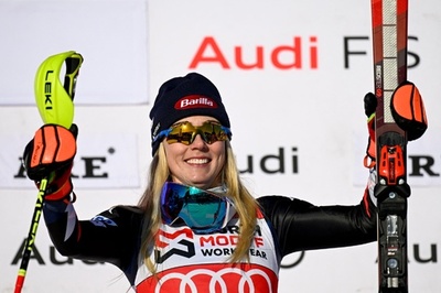 負傷から復帰のシフリン、女子回転で種目別優勝 アルペンW杯