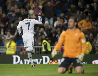 レアルがC・ロナウドの3得点などで大勝、マンU戦に弾み