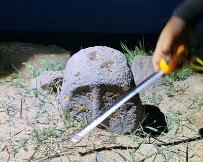 中国内モンゴル自治区 大型古墳群と石人像が発見