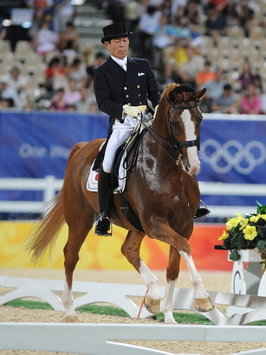 70歳の法華津がロンドン五輪出場へ、馬術