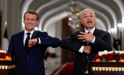 【写真特集】肘タッチにお辞儀も？ コロナ禍で変わるあいさつ