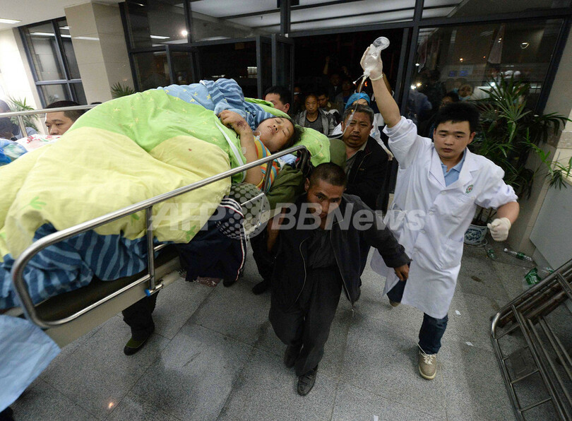 四川省地震の死者179人に、救出活動続く