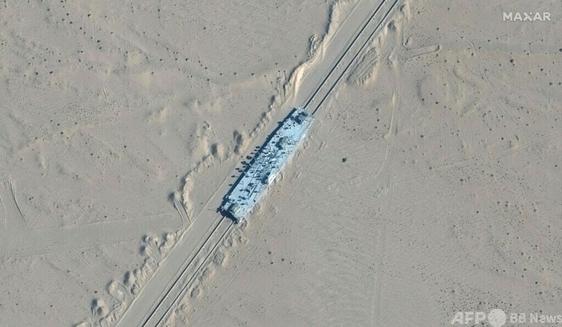 中国の砂漠に米軍艦の実物大図形 衛星画像で判明
