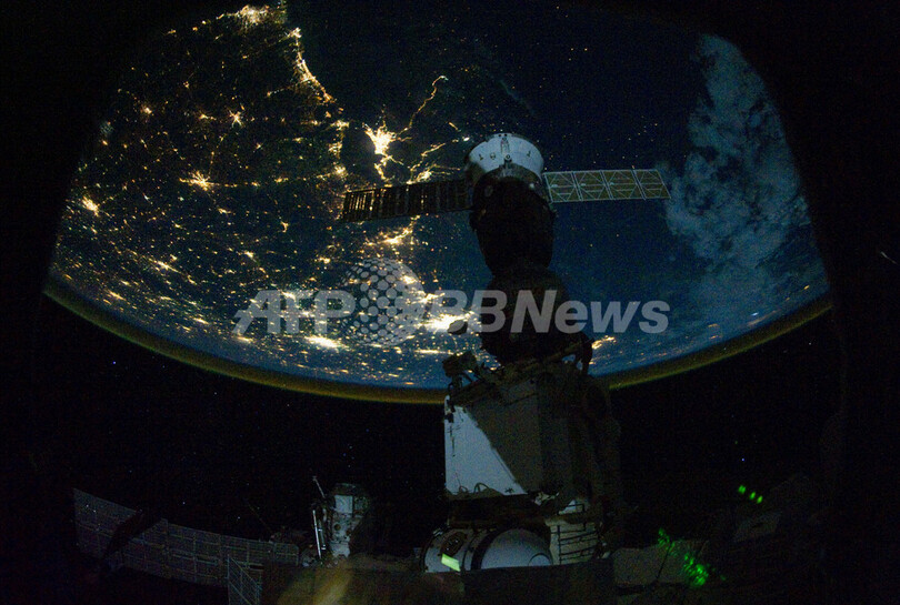 上空350キロから見た夜の米国、ISSから撮影