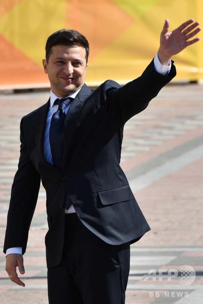 コメディー俳優のゼレンスキー氏、ウクライナ大統領に就任