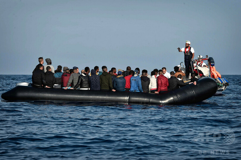 地中海、2日間で約1500人の移民救助