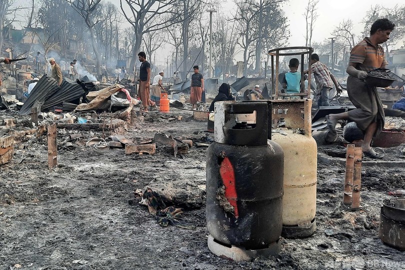 ロヒンギャ難民キャンプ火災 死者15人、不明400人 国連
