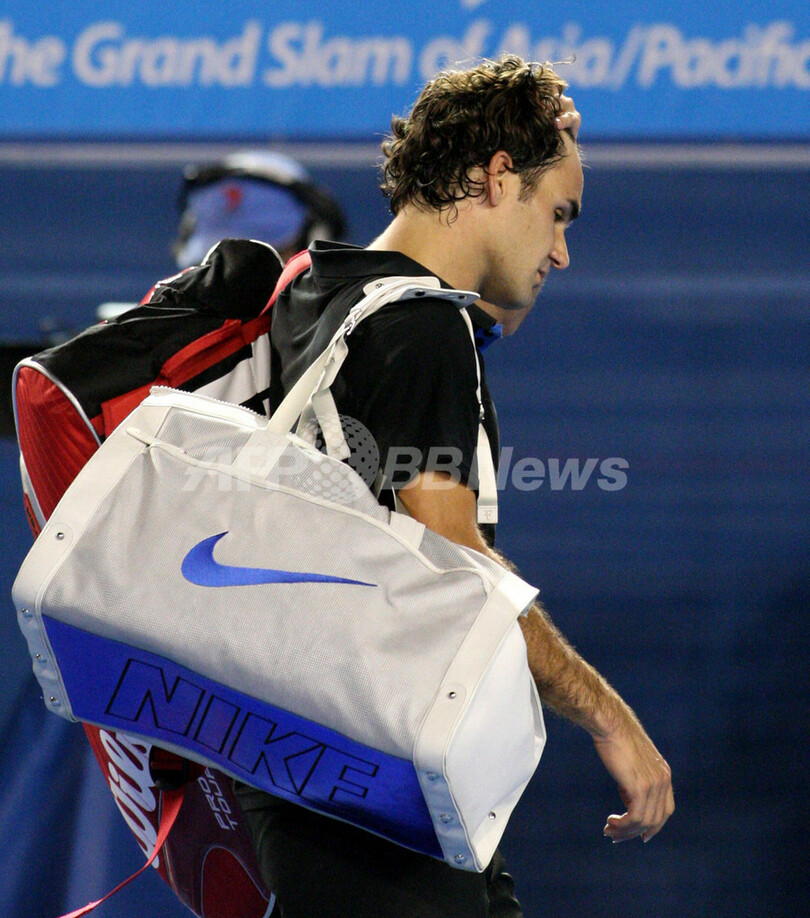 ジョコビッチ フェデラーを降し自身初の全豪決勝進出