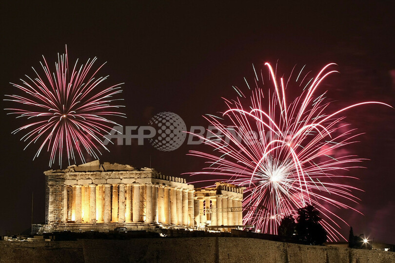 世界各地で新年のイベント、夜空を染める花火