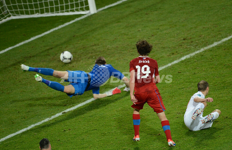 チェコが8強進出、共催国ポーランドが敗退 サッカー欧州選手権