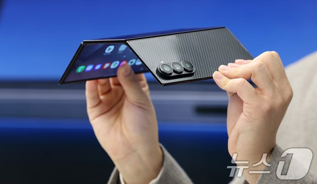 2回折れる」韓国サムスン新型スマホ…即完売で中古価格は最大113万円に