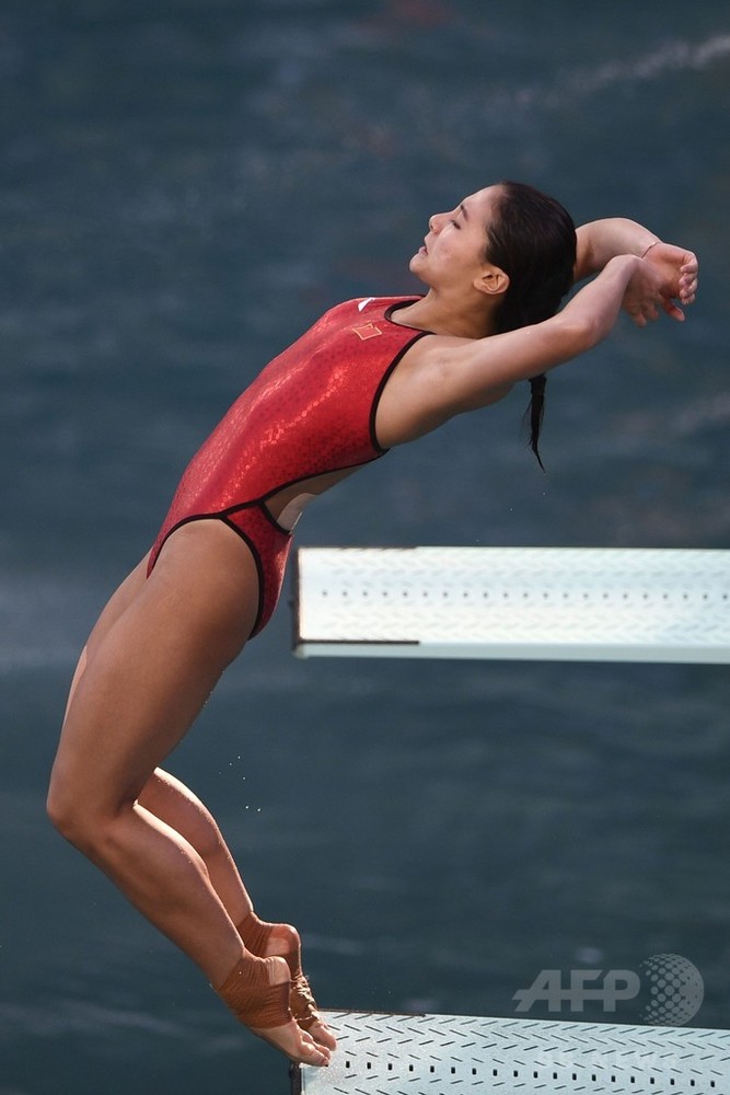 五輪表彰台から結婚へダイブ！ 中国飛び込み選手が公開プロポーズ 写真15枚 国際ニュース：AFPBB News