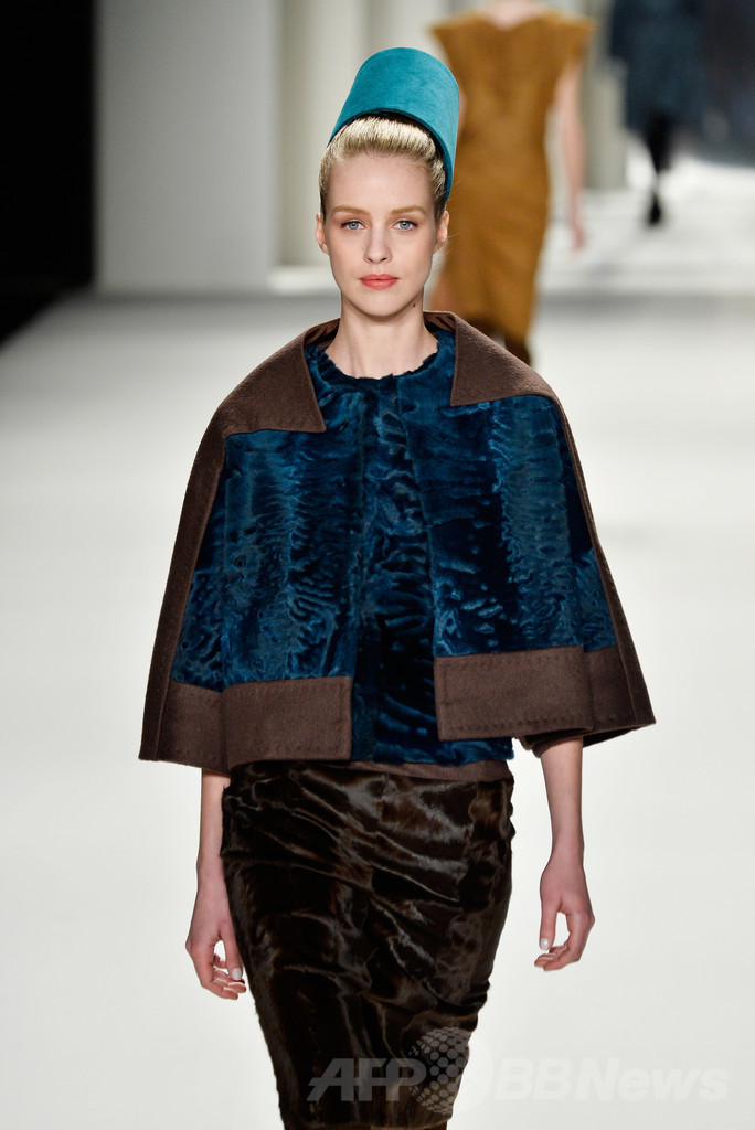 ＜14/15年秋冬NYコレクション＞キャロリーナ・ヘレラ