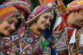 インド西部アーメダバード（Ahmedabad）で、ヒンズー教の祭り「ナブラトリ（Navratri）」のリハーサルが行われ、民族舞踊団が本番と同じ衣装を着けて参加した。

ナブラトリは「9つの夜」を意味し、神々に踊りが捧げられる。16日から24日まで開催予定（2012年10月7日撮影）。(c)AFP/Sam PANTHAKY