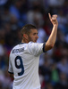 12-13スペイン1部リーグは1日、第38節の試合が各地で行われ、レアル・マドリード（Real Madrid）は4-2でオサスナ（CA Osasuna）に勝利した。

後半24分にチームの3得点目を決めて喜ぶレアル・マドリードのカリム・ベンゼマ、2013年6月1日撮影）。(c)AFP/PIERRE-PHILIPPE MARCOU
