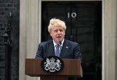 英首相、披露宴のため即時辞任せず? 公式別荘での開催に批判