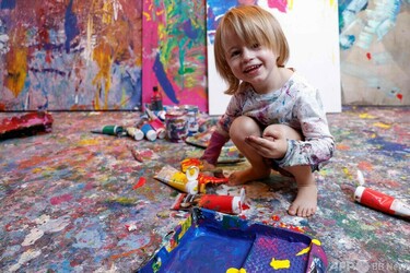 3歳の「ミニ・ピカソ」 アート界で注目の的に ドイツ 写真15枚 国際