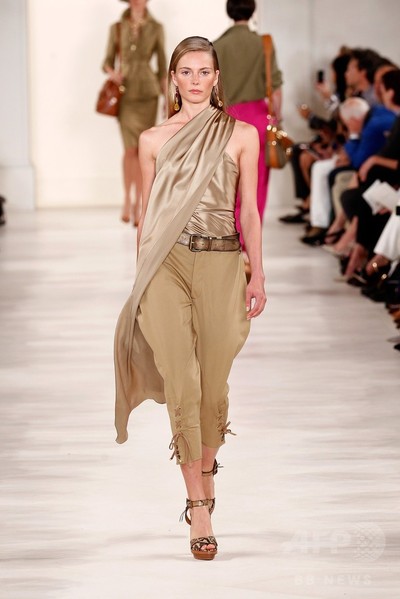 サファリルックをエレガントに ラルフ ローレン 15年春夏 写真117枚 ファッション ニュースならmode Press Powered By Afpbb News