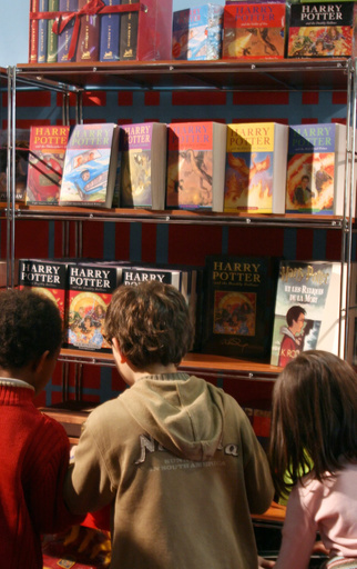 「ハリー・ポッター」最新作、出版発表翌日に早くもベストセラー