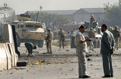 カブールで国際支援部隊を狙った自爆攻撃、アフガニスタン兵1人が死亡