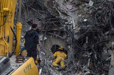 台湾地震、死者43人に 「手抜き工事」の疑いで3人拘束