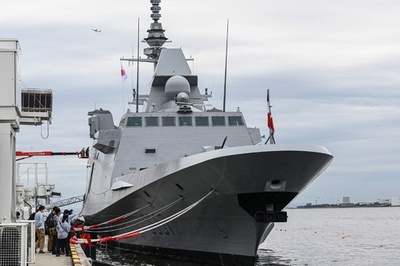 仏海軍フリゲート「ロレーヌ」、東京に寄港